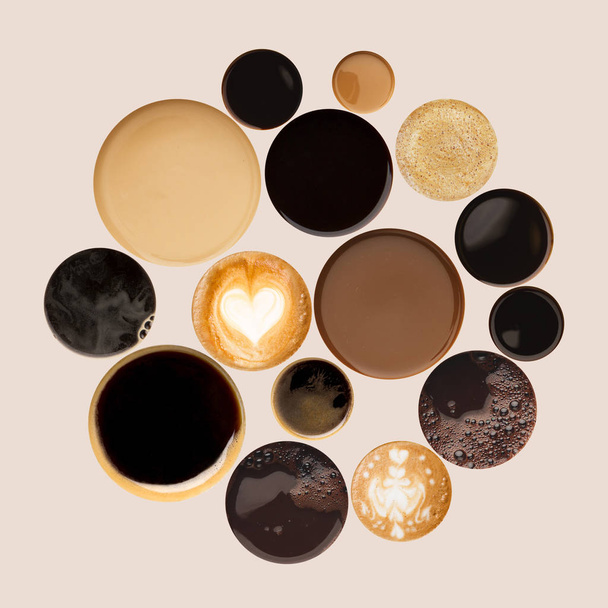 Coleção de copos de café tops isolados em branco
 - Foto, Imagem