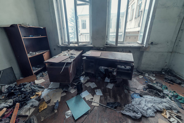 ordures dans la chambre abandonnée
 - Photo, image