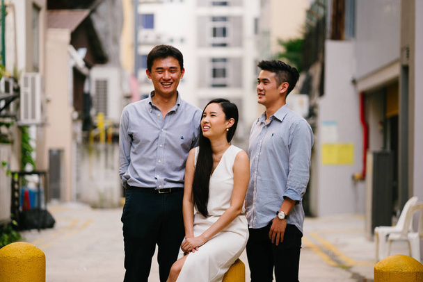  portrait of professional business people  on a street in a city in Asia.  - Foto, afbeelding