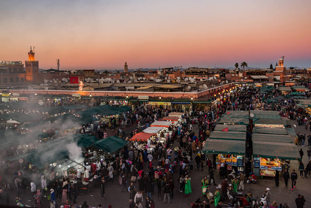 Slavný trh náměstí Jamaa El Fna, Marrákeš, Maroko - Fotografie, Obrázek