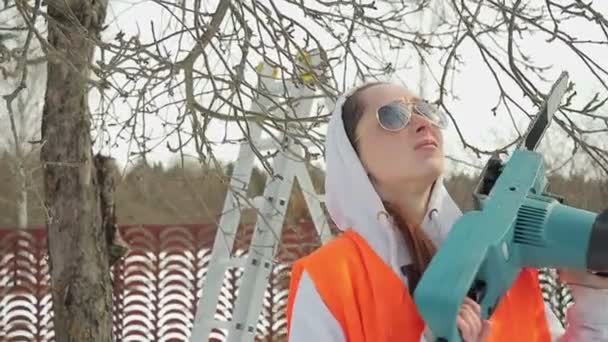 trabalhos feministas no jardim
 - Filmagem, Vídeo