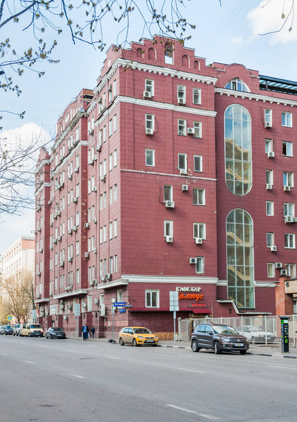 Moscow, Russia - April 28, 2015: Administrative office building on Bolshaya Andronievskaya street. Research and information center of management systems "ECOR. The building was built in 1915 - Fotoğraf, Görsel