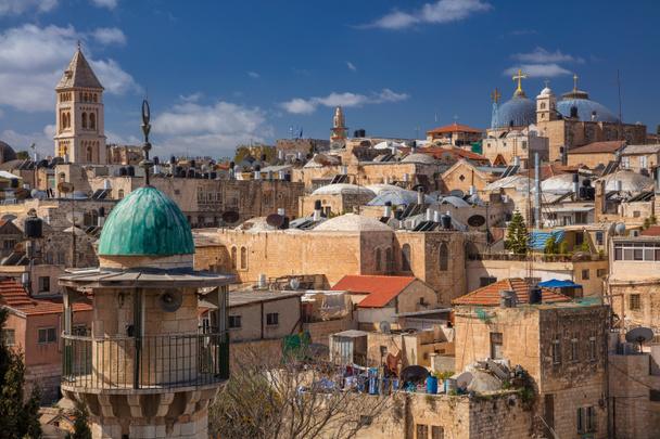 Ιερουσαλήμ. Cityscape εικόνα της χριστιανικής τρίμηνο παλιά πόλη της Ιερουσαλήμ, Ισραήλ κατά τη διάρκεια της ηλιόλουστη μέρα. - Φωτογραφία, εικόνα