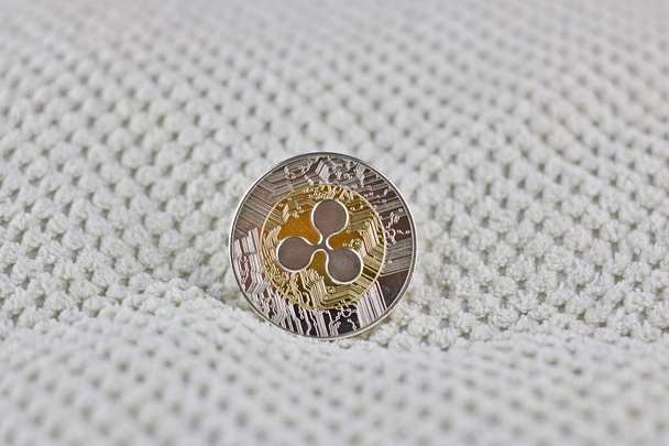 Zilveren rimpel munt - Foto, afbeelding