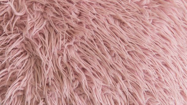 Искусственный мех розового цвета. Мода идет на искусственный мех
 - Фото, изображение