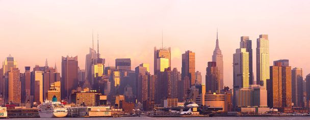 Panoramę Manhattanu o zachodzie słońca, Nowy Jork, Ny, Stany Zjednoczone Ameryki - Zdjęcie, obraz