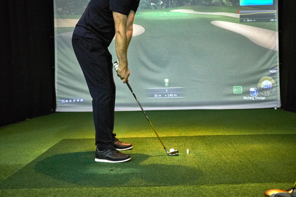 simulador de golf
 - Foto, imagen