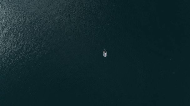 Aerial view of water transport. Canoe. The Dnieper River. Kiev. Ukraine. - Фото, изображение
