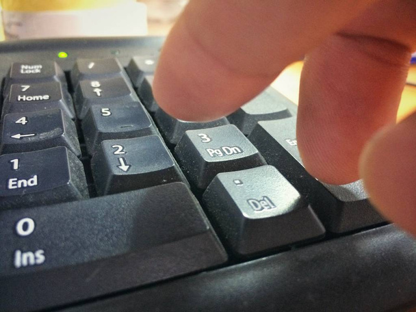 fechar o teclado numérico
 - Foto, Imagem