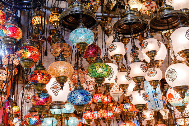 lâmpadas para venda no Grand Bazaar em Istambul, Turquia
 - Foto, Imagem