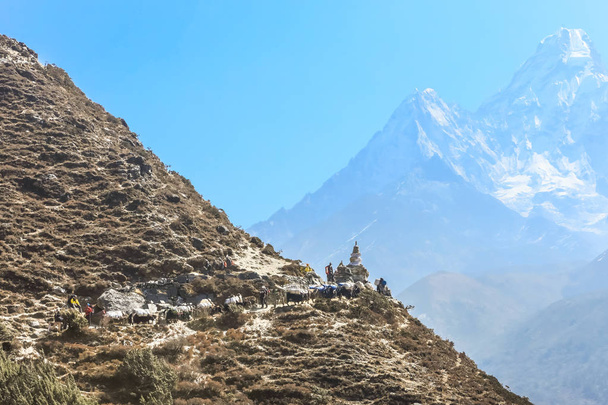 Trekking do Everest Base Camp w Nepalu - Zdjęcie, obraz
