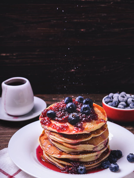 American pancakes with jam and blueberries - Φωτογραφία, εικόνα