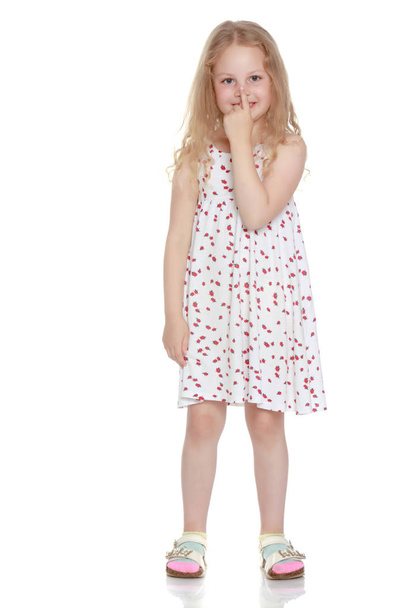 Little girl gesture quietly - Фото, изображение