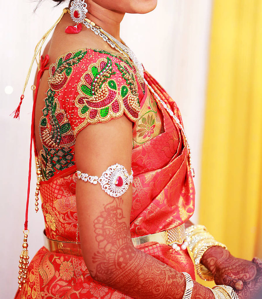 Traditional Young bride in wedding dress, South Indian wedding rituals, ceremony - Foto, immagini