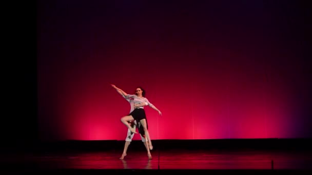 DNIPRO, UKRAINE - MARCH 23, 2018: Famous dancers Kateryna Kuhar and Olexander Stoyanov perform Simple things at the Dnipro State Opera and Ballet Theatre. - Metraje, vídeo
