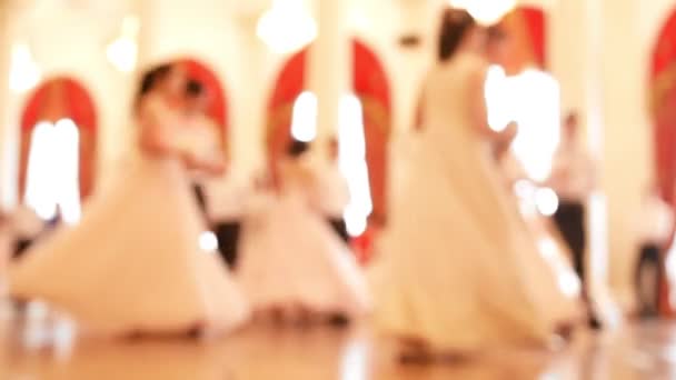 Couples dansant valse dans les costumes de bal historiques
 - Séquence, vidéo