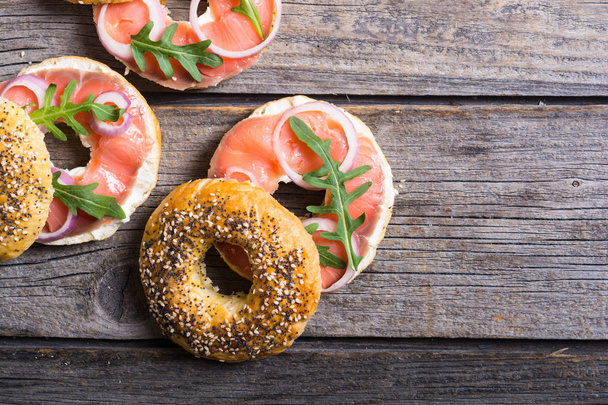 Homemade bagels with salmon  - Foto, Imagen