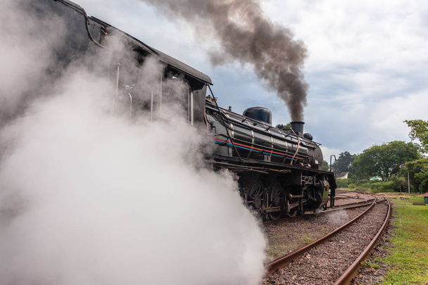 Steam kolejowego zbliżenie wyczerpuje - Zdjęcie, obraz