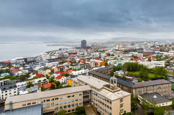 Ισλανδικά πρωτεύουσα Πανόραμα, δρομάκια και πολύχρωμα resedential bui - Φωτογραφία, εικόνα