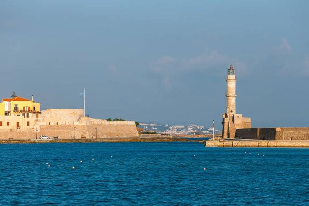 Vista do antigo porto de Chania em Creta, Grécia. Chania é a segunda maior cidade de Creta
 - Foto, Imagem