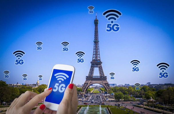 5G or LTE presentation. Paris modern city on the background - Photo, Image