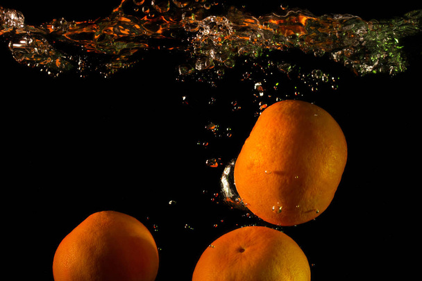 Mandarins in the water - Foto, Bild