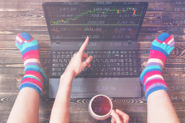 Close-up Of A Stock Market Brokers Female Hand Analyzing Graph On Laptop. - Fotografie, Obrázek