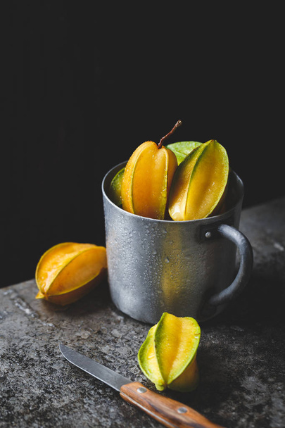 Fresh ripe starfruits from Vietnam - Valokuva, kuva