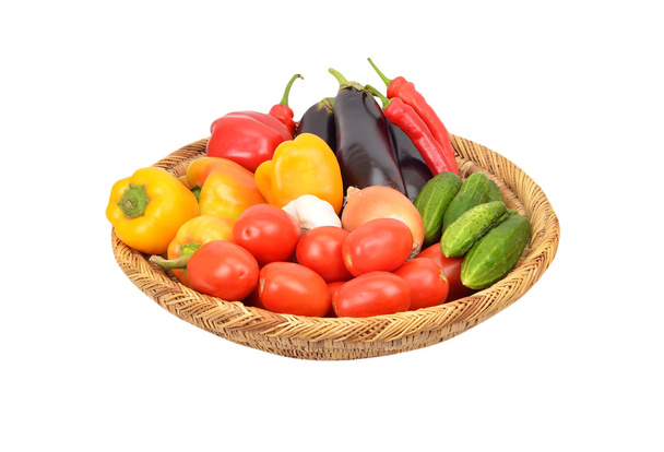 groenten in een Chalinolobus mand - Foto, afbeelding