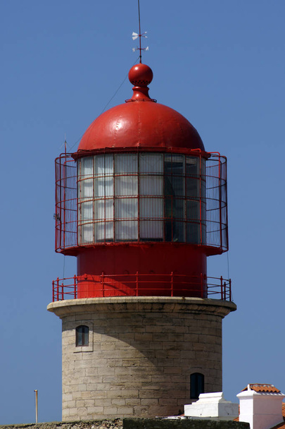 Cabo de San Vicente (Sagres) Portugal. Detail of the Lighthouse at Cabo de San Vicente in the Portuguese Albarve. - Foto, imagen
