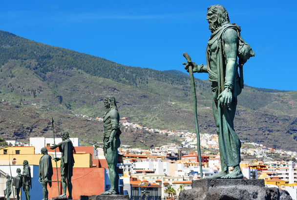sochy Menceyes, která, Candelaria, Tenerife, Kanárské ostrovy - Fotografie, Obrázek