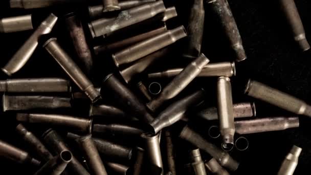 kogels, munitie, geplaatst op een zwarte lijst - Video