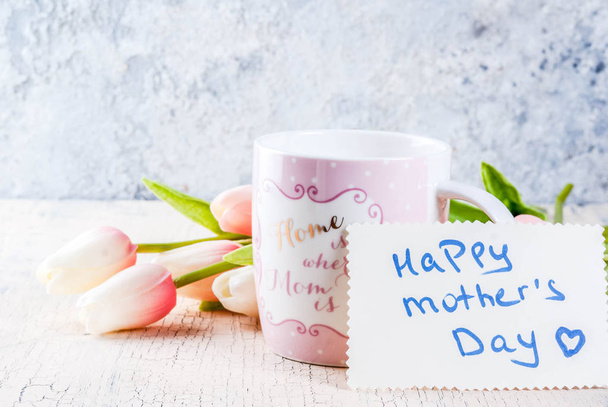Conceito do Dia das Mães, fundo do cartão de felicitações. Flores tulipas o
 - Foto, Imagem