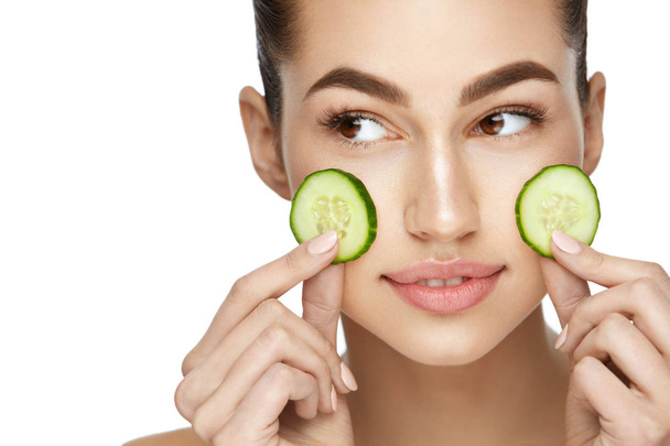 Beauty Woman Face With Fresh Skin In Spa - Foto, immagini