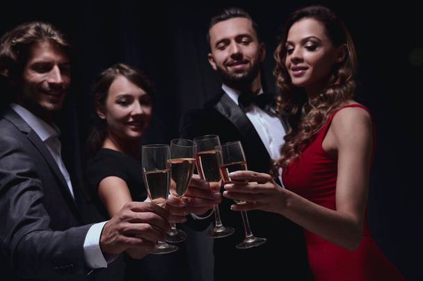 Веселі люди, Святкування успіху з шампанським - Фото, зображення
