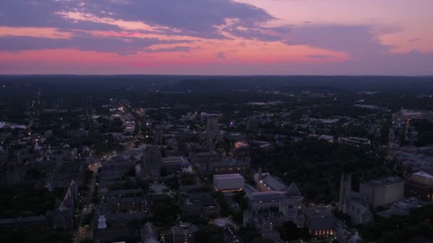 Letecké video z Newhavenu v centru města v noci - Záběry, video