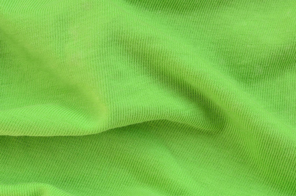 Kumaş dokusuna parlak yeşildir. Gömlek ve bluz yapmak için malzeme - Fotoğraf, Görsel