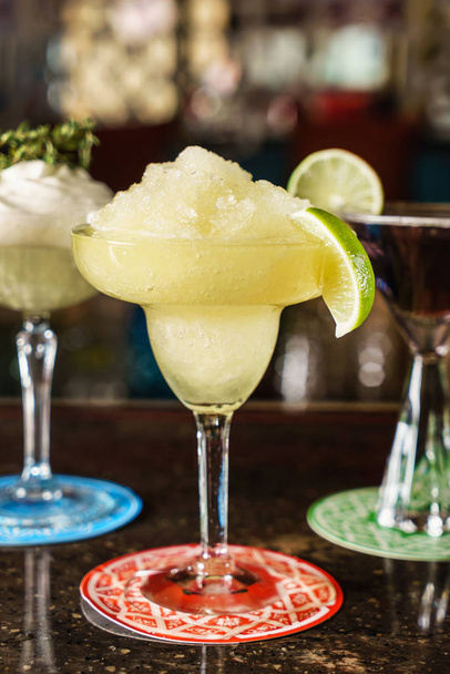 delicious cocktails in the bar, close up - Foto, Imagem