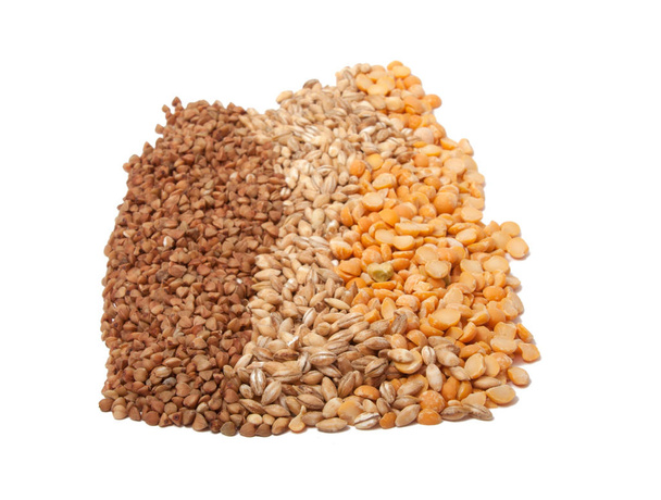 Натуральное зерно пшеницы на белом
 - Фото, изображение