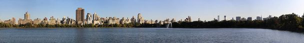 Panorama van de enorme skyline van Manhattan, New York City - Foto, afbeelding