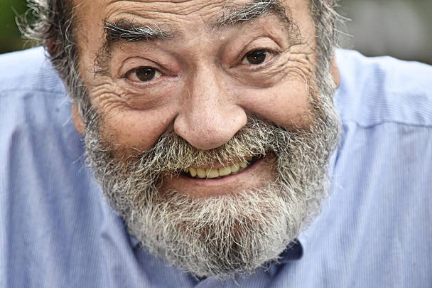 Latino Male Smiling - Foto, afbeelding