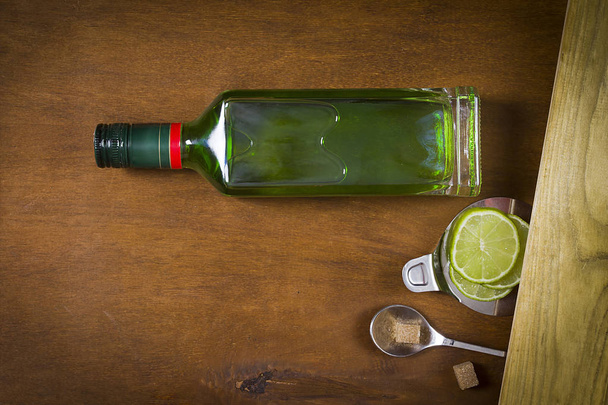 Bottle with absinthe - Foto, Imagen