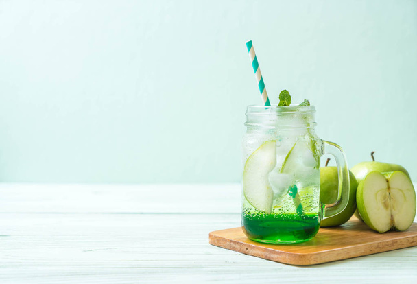 green apple soda - Фото, изображение