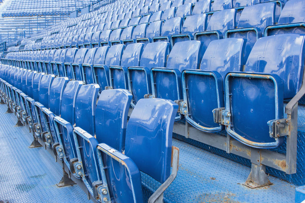 Lege stoelen Football stadium - Foto, afbeelding
