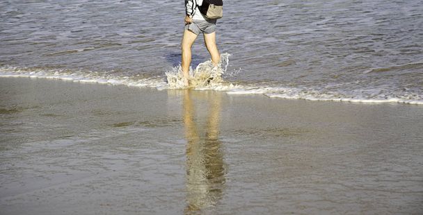 Пляж людини берег
 - Фото, зображення