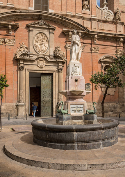 スペイン、バレンシアのサント トマスの教会 - 写真・画像