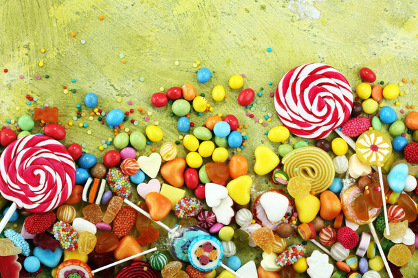 jöle ve şeker ile şekerler. renkli farklı childs dizi - Fotoğraf, Görsel
