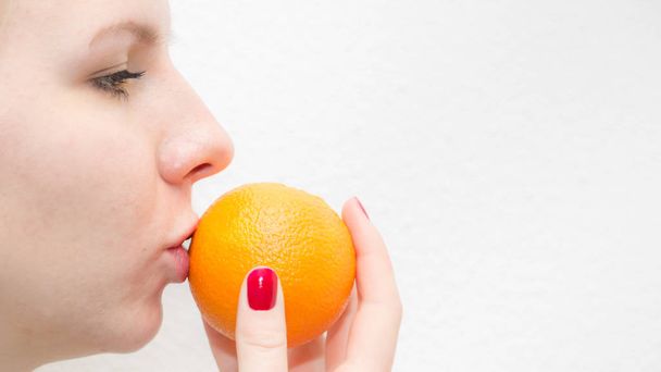 Kissing an orange - Photo, Image