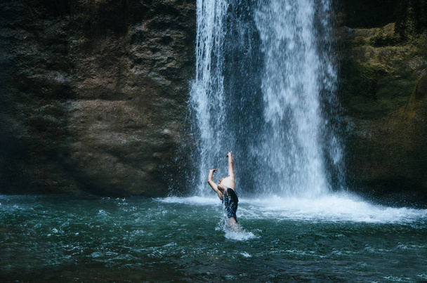 Velo de Novia Waterfall - Фото, зображення