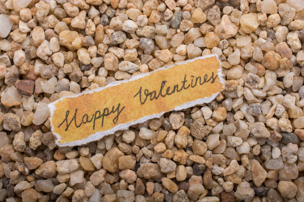 La redacción del día de San Valentín en papel desgarrado como concepto de amor - Foto, Imagen